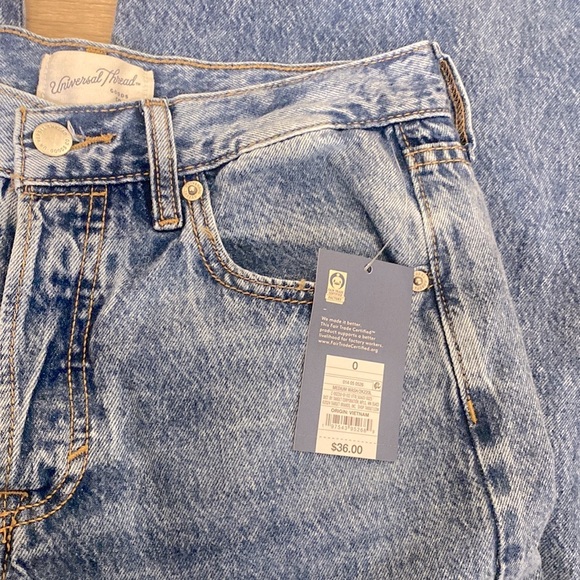 Universal Thread Mid Rise Relaxed Fit Wide Leg Full Jeans Medium Wash 0 - Picture 4 of 6